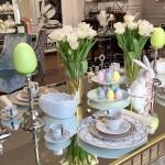Wielkanocny stół w stylu modern glamour.