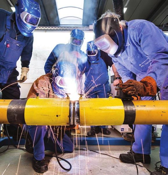 Technologie i biznes 4 Wyroby medyczne z tradycją 6 Centrum kompetencyjne Europy dla wyrobów medycznych 8 Jak wygląda proces oceny producentów wyrobów medycznych na świecie według nowego systemu