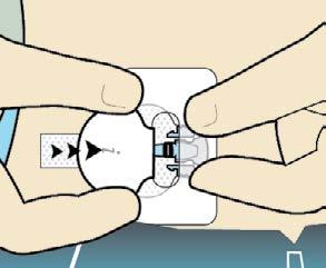 Następnie jedną ręką przytrzymaj sensor na miejscu. Drugą ręką podłącz transmiter do sensora Usuń papierową osłonę z plastra mocującego.