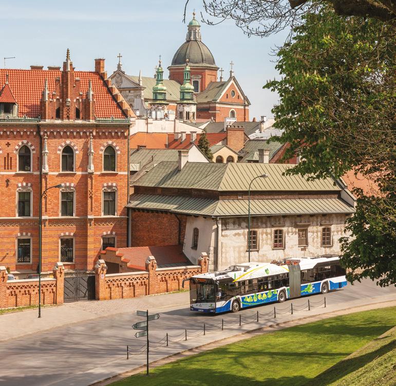 Kierunek E-mobilność Solaris idzie o krok dalej W kwietniu, maju i czerwcu Solaris zorganizował w Krakowie i Jaworznie serię konferencji dla dziennikarzy i klientów, podczas których zaprezentowana