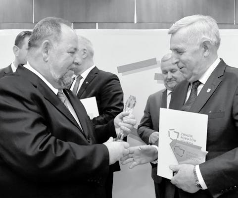 Zarząd Powiatu Mimo iż nie recertyfikowano Systemu Zarządzania Jakością, co pozwoliło zaoszczędzić prawie 13 tys. zł rocznie - System Zarządzania Jakością wciąż funkcjonuje.