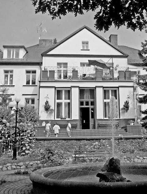 Pomoc społeczna Godniejsze życie Nie tylko utrzymany został wysoki standard świadczonych usług, ale udało się je podnieść na wyższy poziom, czyniąc życie mieszkańcom godniejsze i bardziej urozmaicone.