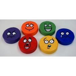 symbolizujące emocje), każdy o średnicy 30 cm i grubości ok. 6-8 cm.