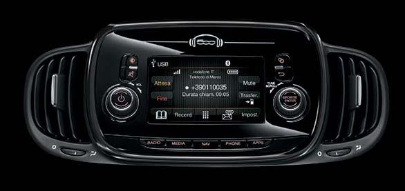 Dostępny w trzech różnych konfiguracjach: Uconnect HD LIVE z tunerem radiowym, elementami sterowania na kierownicy, systemem głośnomówiącym Bluetooth oraz usługami Uconnect LIVE (TuneIn, Reuters,
