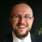 Posiada wieloletnie doświadczenie w zakresie transferów technologii, organizacji oraz optymalizacji działów i procesów produkcyjnych w międzynarodowych firmach.