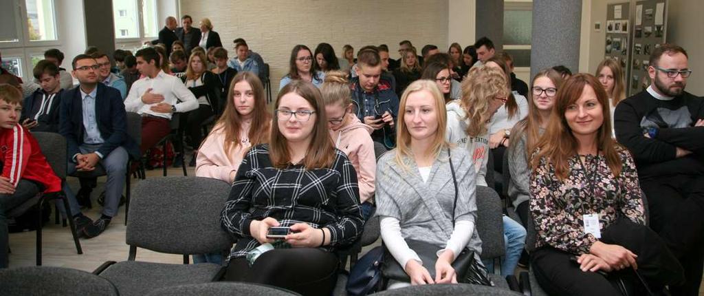 Uczestnicy Forum na sali obrad, od prawej: Anna Kaim, Maja Szczęsna, Joanna Bańska (Gdańsk) Uczestnicy Forum na sali