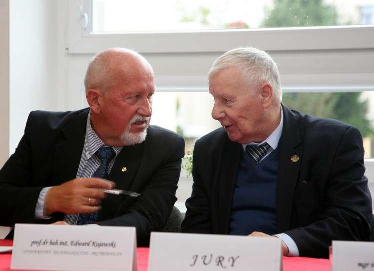 z Zespołu Szkół Budowlanych w Bydgoszczy za pracę