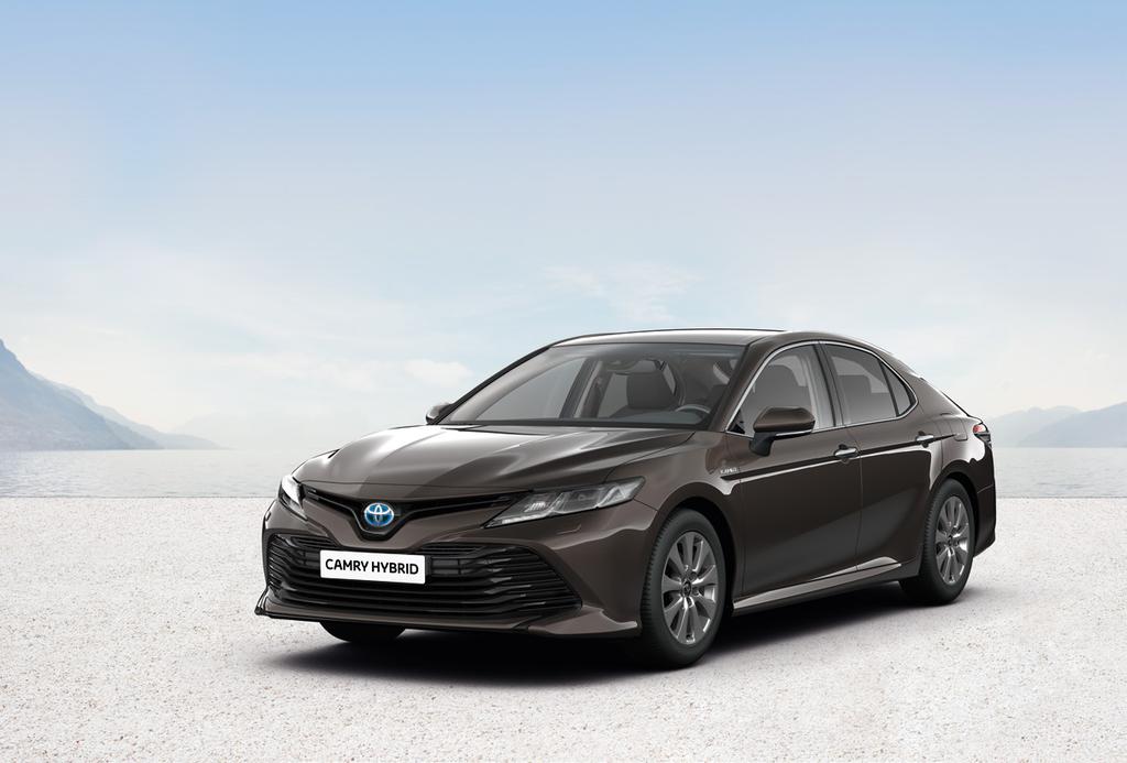COMFORT Nowa Toyota Camry Hybrid w wersji Comfort zachwyca eleganckim designem i zaawansowanymi technologiami w zakresie bezpieczeństwa i komfortu jazdy.