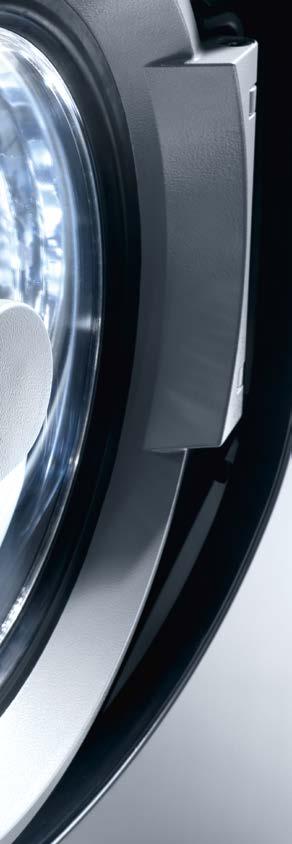 NOWOŚĆ: OneFingerTouch Wysoki komfort obsługi dzięki automatycznemu zamykaniu drzwiczek Łatwy załadunek i rozładunek poprzez otwór o wielkości 415 mm Nowe drzwiczki pralki zyskały wyjątkowo duży