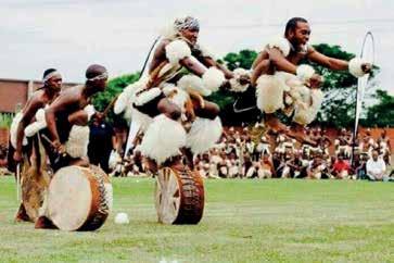 RPA: Dikwena Tse Botse Amazebra Folklore Dance Ensemble Południowoafrykański Dikwena Tse Botse Amazebra Folklore Dance Ensemble został założony w roku pierwszych wolnych wyborów w RPA - 1994.