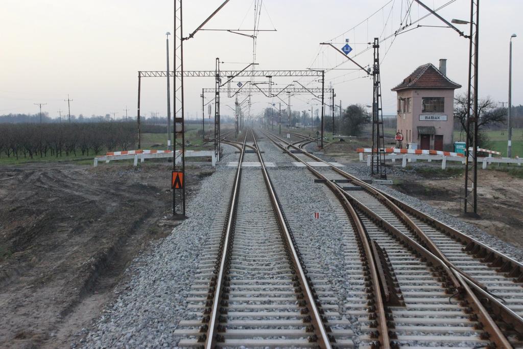 Rys. 3. Nowe rozjazdy wbudowane na stacji Babiak na linii nr 131 Chorzów Batory Tczew Po roku 2010 zauważalna jest poprawa stanu infrastruktury, szczególnie dotycząca najbardziej zdegradowanych linii.