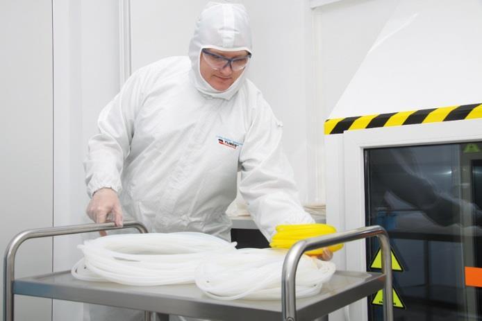 Zastosowania obejmują laboratoria i przemysł biotechnologiczny, farmaceutyczny, medyczny, spożywczy, komputerowy, lotniczy oraz przemysł produkcji półprzewodników.