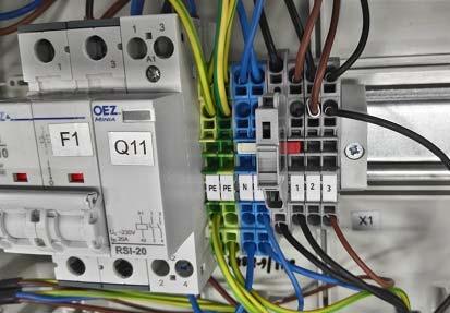 Jeżeli konfiguracja sprężarki jest modyfikowana z modelu (M) / DK50 XV/0(M) na model S(M) / DK50 XV/0S(M) lub odwrotnie, należy wykonać następujące kroki: Przed każdą