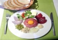 pieczonych buraków 10,00 zl Steak Tartare Befsztyk po