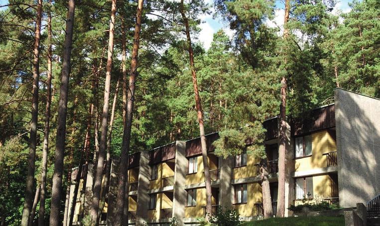 BAZY PRZYGODY MAZURY ZIEMIA Centrum Konferencyjno - Wypoczynkowe Kormoran Mierki KORMORAN MIERKI Kołatek 2 11-015 Olsztynek Ośrodek położony w otoczeniu lasów, nad brzegiem jeziora Pluszne.