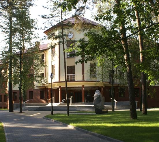 Doświadczeni pracownicy Instytutu pomogą przygotować według oczekiwań i potrzeb organizatora: scenariusz wydarzenia, aranżację sal, materiały dla uczestników oraz katering.