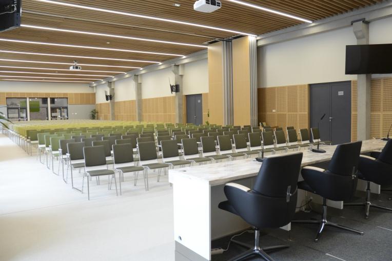 Sala B o powierzchni ponad 200 m2 jest miejscem przeznaczonym dla wydarzeń kameralnych (maks. 200 osób).