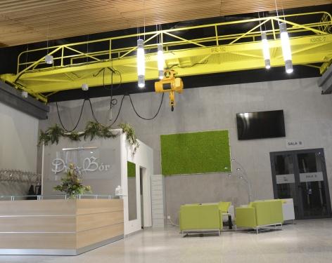 powierzchni 380 m2