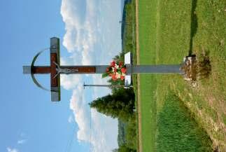 GUMNISKA Krzyż z 1945 r. Krzyż upamiętniający tragiczne wydarzenia z 14 kwietnia 1945 r.