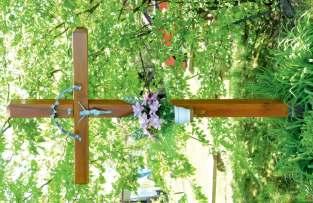 GŁOBIKOWA GŁOBIKOWA Murowana kapliczka z drewnianą gurką Nepomucena z I poł. XIX w.