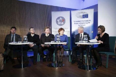 1 grudnia - debata Interesy ekonomiczne a ochrona praw człowieka Z okazji wręczenia tegorocznej Nagrody Sacharowa Biuro Informacyjne Parlamentu Europejskiego w Polsce zorganizowało debatę Interesy