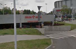 rozładunkowej i na basenie hotelu Marriott.