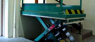 Pełnią również funkcje stołów roboczych, kompletacyjnych, elementów ciągu transportowego