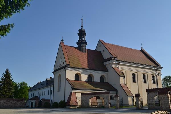 Anny Pochodzi z XVII w., i należy do pierwszych klasztorów reformackich powstałych na ziemiach polskich. Stanowi zamkniętą całość, na którą składa się świ
