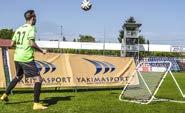 Rebounder Yakimasport jest wyposażony w wzmocnione gumy trzymające siatkę oraz grube ramy Ø 30 mm.