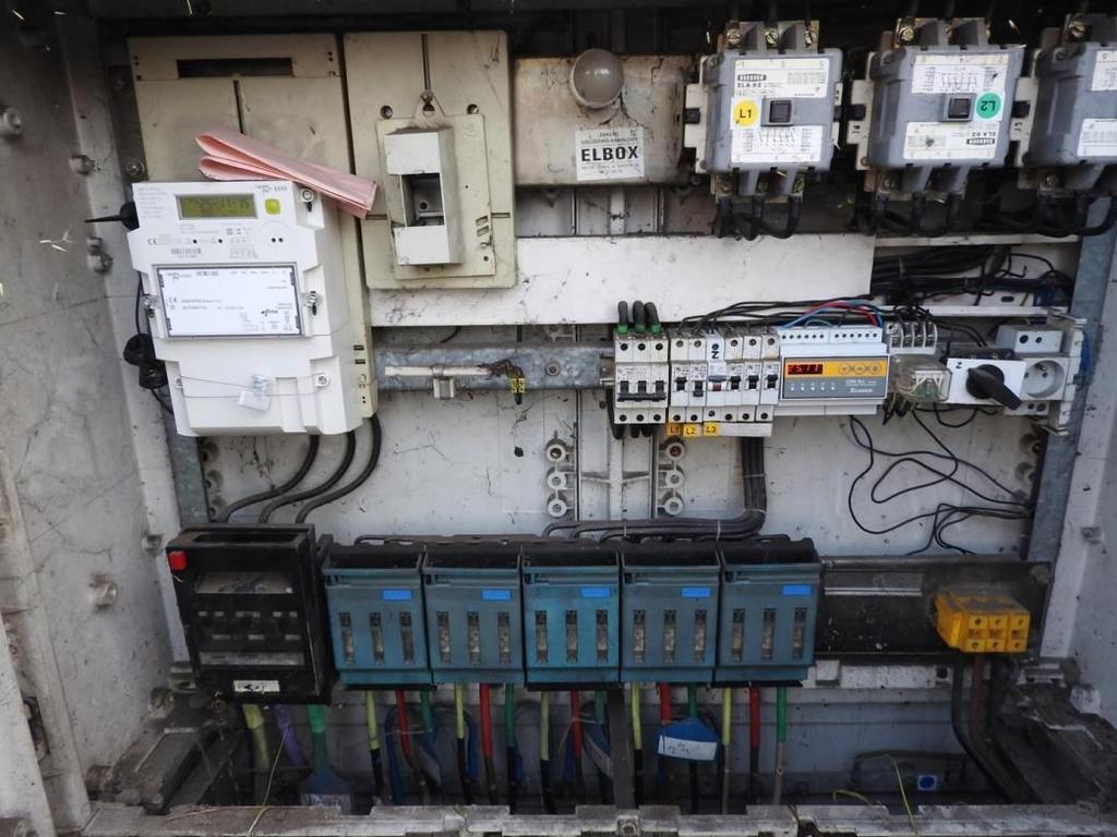 Audyt energetyczny systemu oświetlenia ulic i dróg dla projektu Eko-Światło w Gliwicach Przykładowe zdjęcia punktów sterowania 4.1.6.