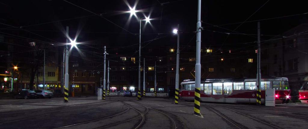 Czynne jest całą dobę, więc wymaga odpowiedniego oświetlenia, które ułatwi pracę w godzinach wieczornych oraz nocnych. W Strašnicach (wschodnia część Pragi) zamontowaliśmy 23 lampy LED CLEVEO.
