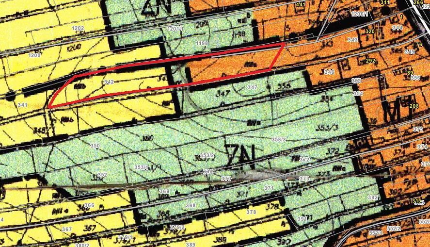 Zgodnie z mpzp przedmiotowa działka znajduje się: w około 40% w terenie oznaczonym na rysunku planu symbolem M1 terenach mieszkalnictwa zagrodowego i jednorodzinnego z podstawowym przeznaczeniem