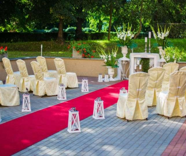 ZAŚLUBINY W PLENERZE Hotelowy taras to doskonałe miejsce do organizacji ceremonii zaślubin.
