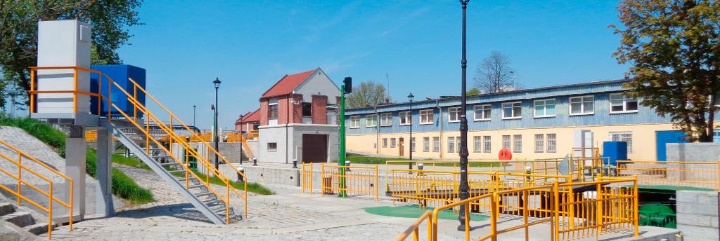BUDOWNICTWO LĄDOWE I WODNE 2 drive & control local Kanał Miejski w niebieskich obudowach zlokalizowane są agregaty hydrauliczne Odry.