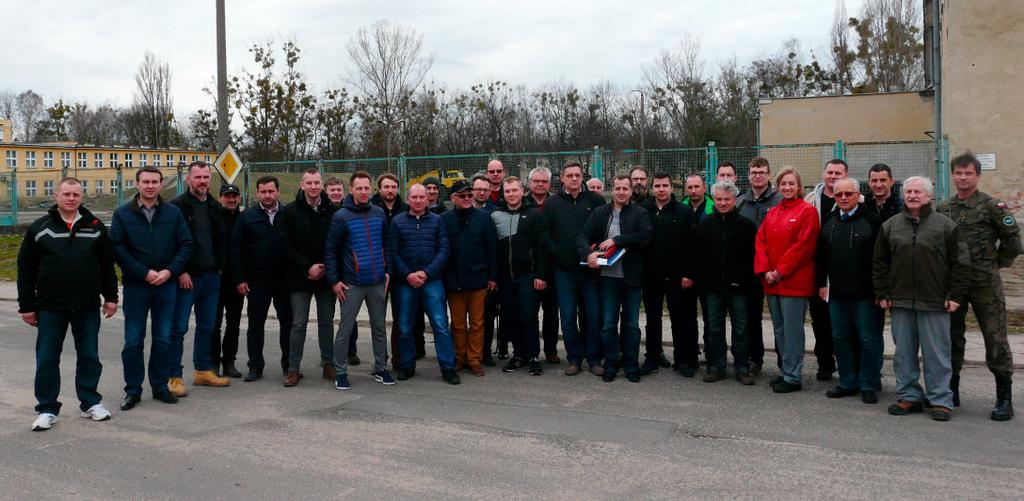 WYDARZENIA 6 drive & control local Spotkanie Partnerów Serwisowych Bosch Rexroth Uczestnicy pierwszego spotkania dla partnerów serwisowych Koncepcja sieci warsztatów partnerskich Bosch Rexroth z
