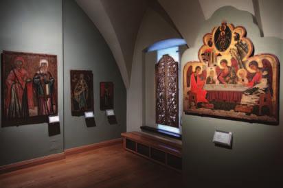 Jest cały ikonostas z Lipowca na Kijowszczyźnie, są charakterystyczne, metalowe ikony staroobrzędowców, przenośne ikony podróżne, ikony bałkańskie i malowane na szkle ikony huculskie.