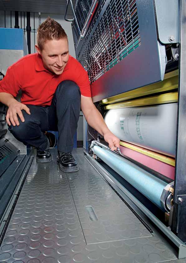 CleanTronic CleanTronic urządzenie myjące szybko i dokładnie Proces mycia podczas drukowania dużych nakładów lub zmiany na następne zlecenie jest zazwyczaj czasochłonny, ale dla zapewnienia