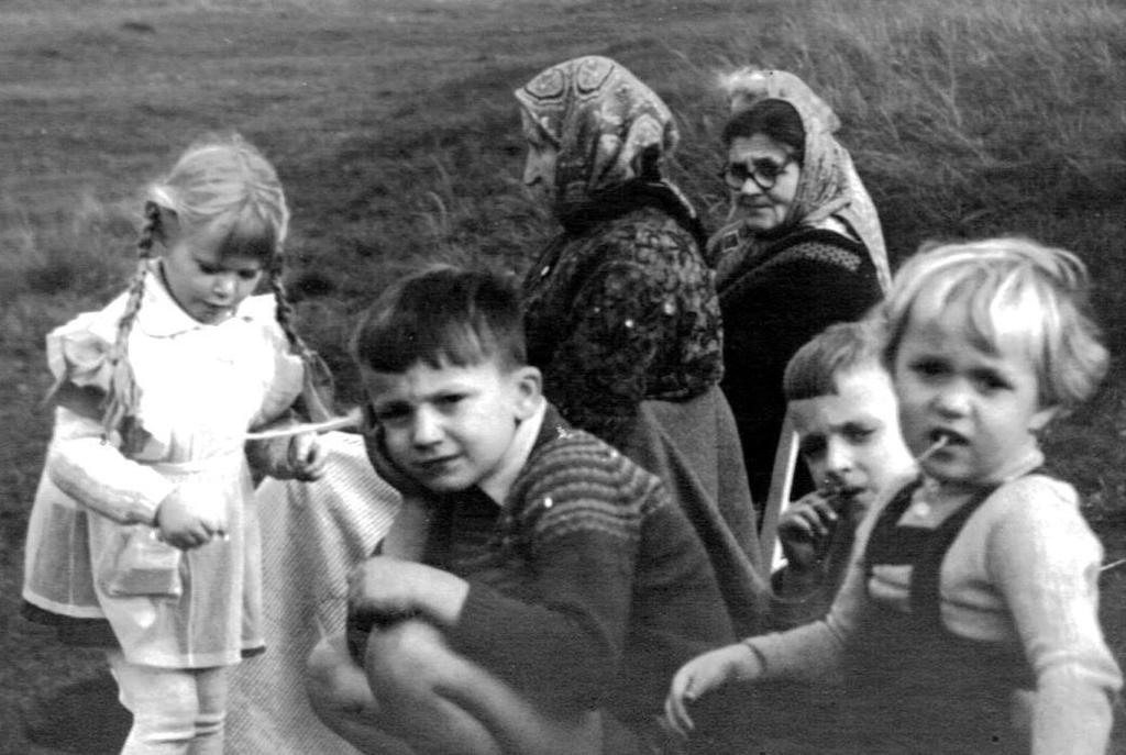 Fotografia 12. Zdjęcie rodzinne. Lata 50. XX wieku.