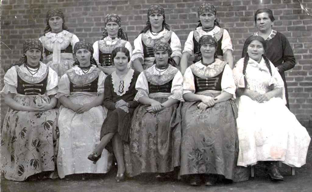 Fotografia 37. Ruda, lata XX 20. wieku. Ze zbiorów Jakuba Rotera. Literatura http://www.sbc.org.pl/dlibra/docmetadata?