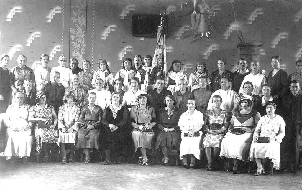 94 Fotografia 3. Towarzystwo Polek w Orzegowie. Rok 1929.