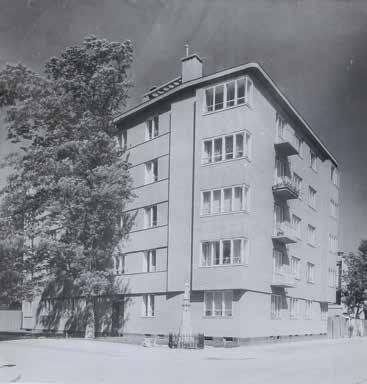 115. Czesław Olszewski (1894 1969) Kamienica dr. E. Reymana przy ul. Flory 2, proj. R. Gutt, budowa w latach 1934 1935, rozebrana w 1945 fotografia czarno-biała, 24 x 23 cm life time print na odwrociu 2 pieczęcie: Fot.