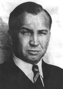 Generał Leopold Okulicki został podstępnie aresztowany przez NKWD wiosną 1945 r. i skazany na dziesięć lat więzienia. W grudniu 1945 r. zginął z rąk sowietów na Łubiance w Moskwie.