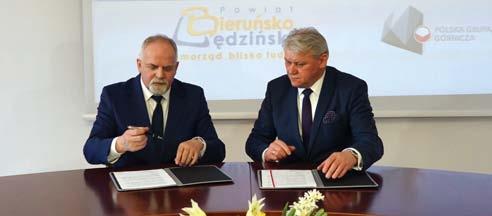 Stypendia, nagrody jerzy janczewski wiceprezes Pgg ds. pracy i Bernard Bednorz starosta powiatu bieruńsko-lędzińskiego fot.