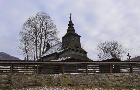 roštové pásma. Okrem toho táto časť Beskýd je podstatne nižšia (maximálne výšky siahajú ledva do 1000 m 