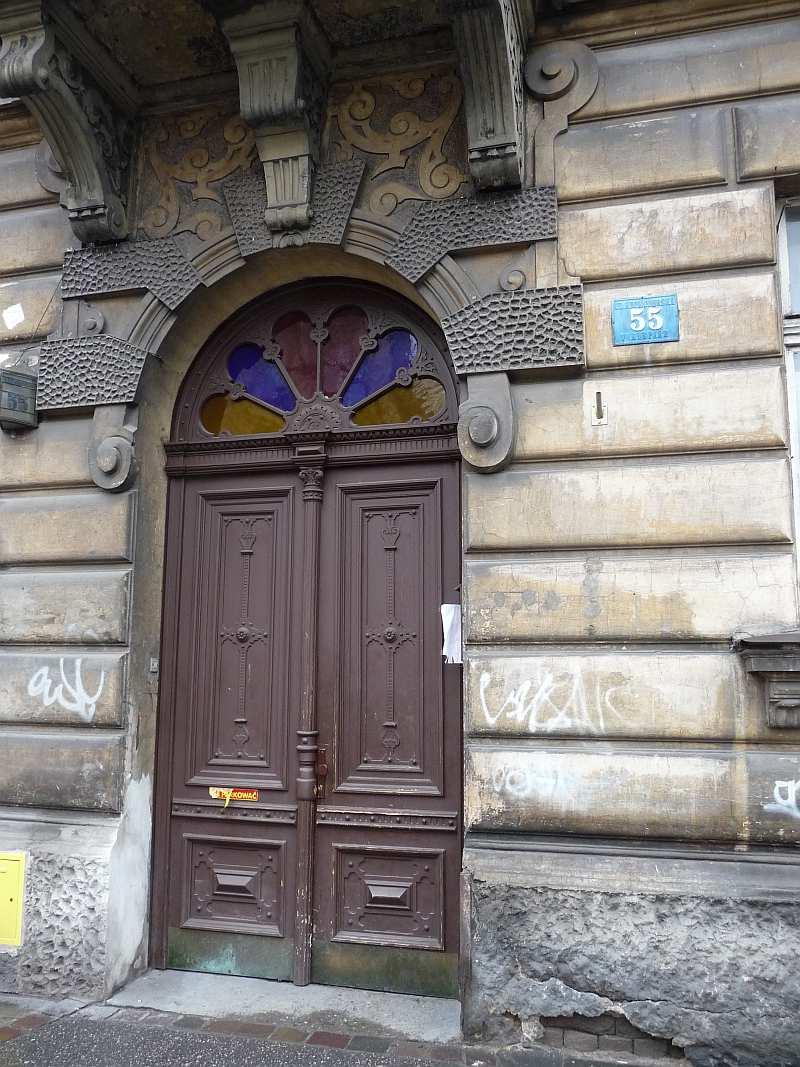 kamienicy spod nr 55, która