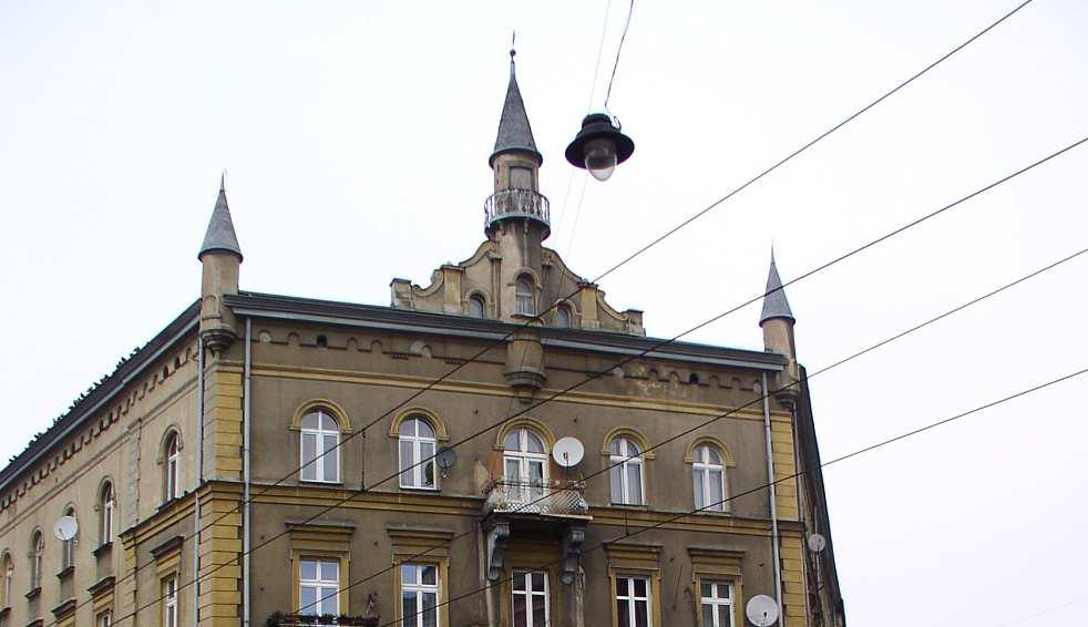 oficera armii osmańskiej w Turcji, z naroża ulic: Długiej 31 i Pędzichów 2.
