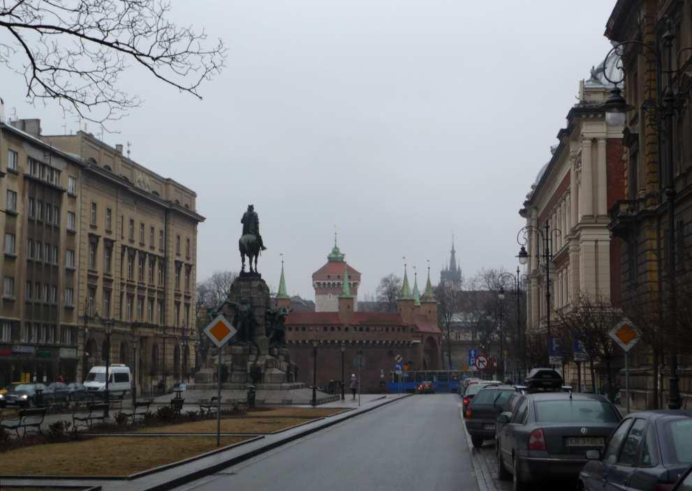81 Fot. nr 143. Z tylną częścią Pomnika Grunwaldzkiego na pierwszym planie. (17.01.