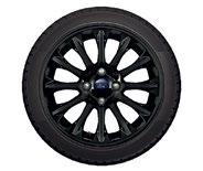 pakiecie Leather Charcoal (SFW) Przednie fotele z zagłówkami regulowanymi w 2 kierunkach Przednie fotele z podgrzewanymi siedziskami Opcja dostępna tylko w połączeniu z fabrycznym systemem audio lub