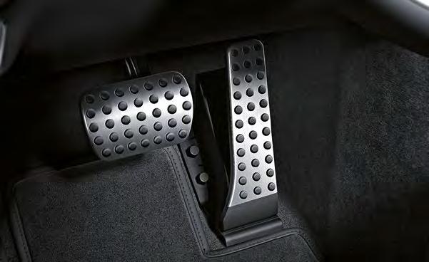 na zewnątrz 17 01 04 Wyrafinowana indywidualność. Wyposażenie Mercedes-Benz Sport.