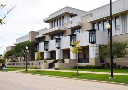 Dla mieszkańców Streamwood i Hanover Park Biblioteka główna 1405 S. Park Ave. Streamwood, IL 60107 630.837.